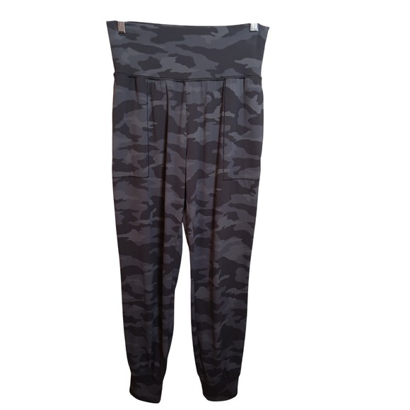 Athleta Pants - Athleta Salutation Camo Jogger Pants Size S‎ Black Gray Workout Athleisure